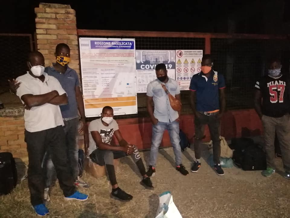 migranti in protesta a Palazzo San Gervasio